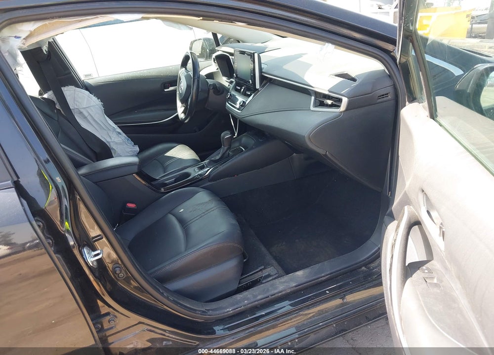 2022 TOYOTA COROLLA XLE VIN: 5YFFPMAE0NP297808