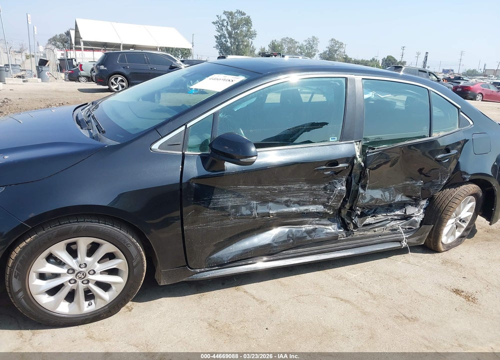 2022 TOYOTA COROLLA XLE VIN: 5YFFPMAE0NP297808