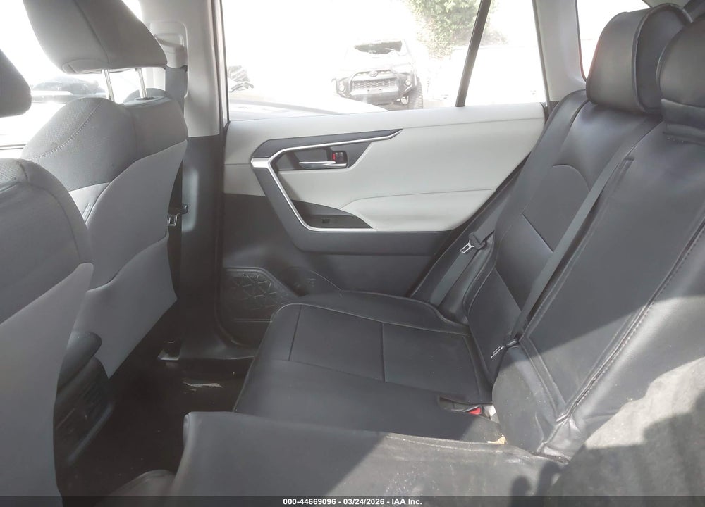 2021 TOYOTA RAV4 XLE VIN: 2T3W1RFV6MC157453