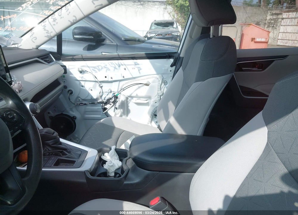 2021 TOYOTA RAV4 XLE VIN: 2T3W1RFV6MC157453
