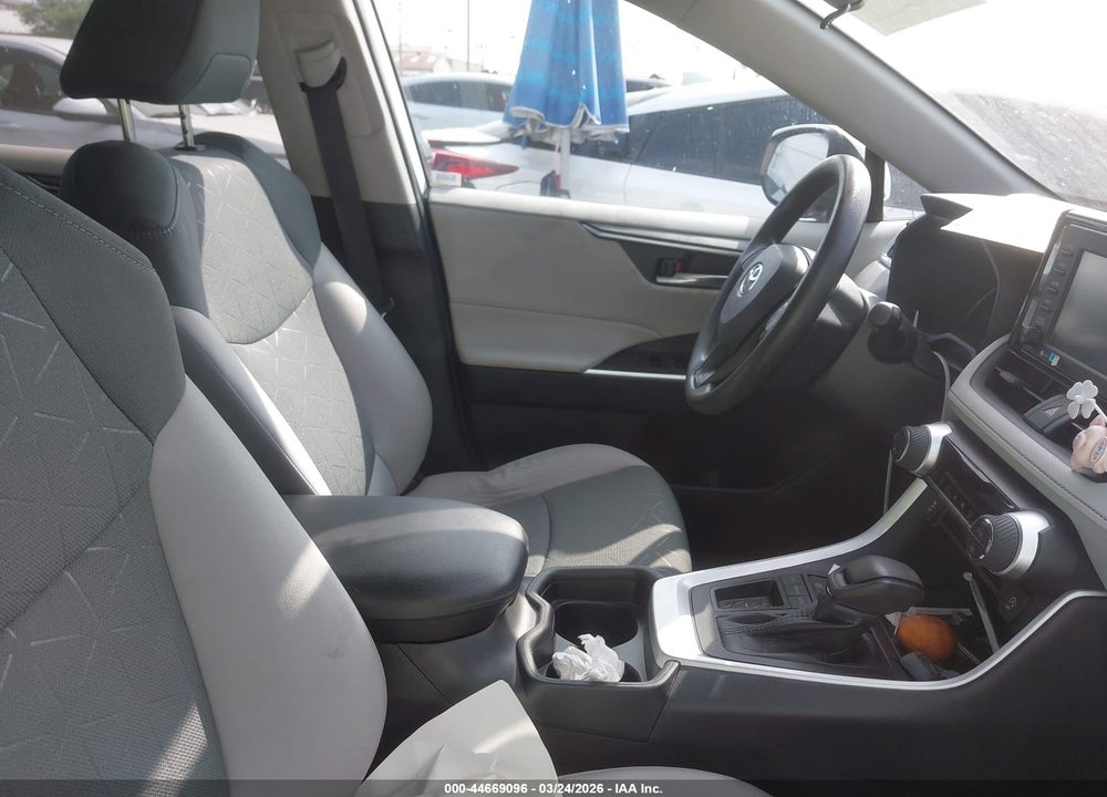 2021 TOYOTA RAV4 XLE VIN: 2T3W1RFV6MC157453