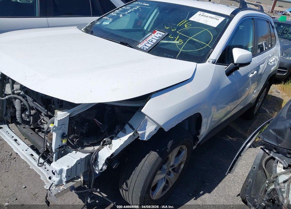 2021 TOYOTA RAV4 XLE VIN: 2T3W1RFV6MC157453