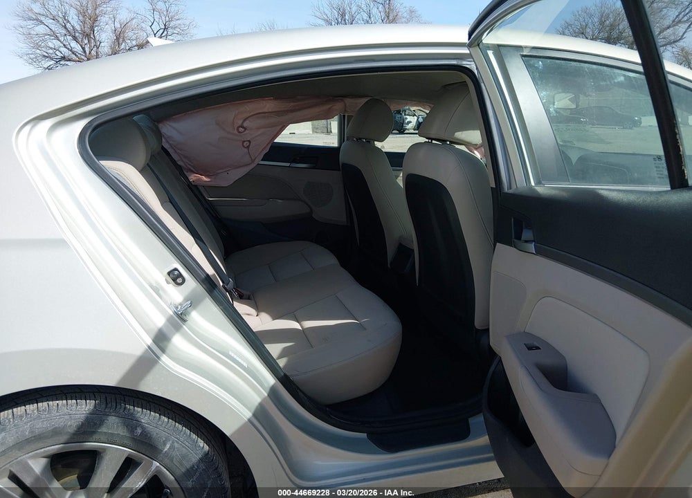 2018 HYUNDAI ELANTRA SEL VIN: KMHD84LF4JU536859