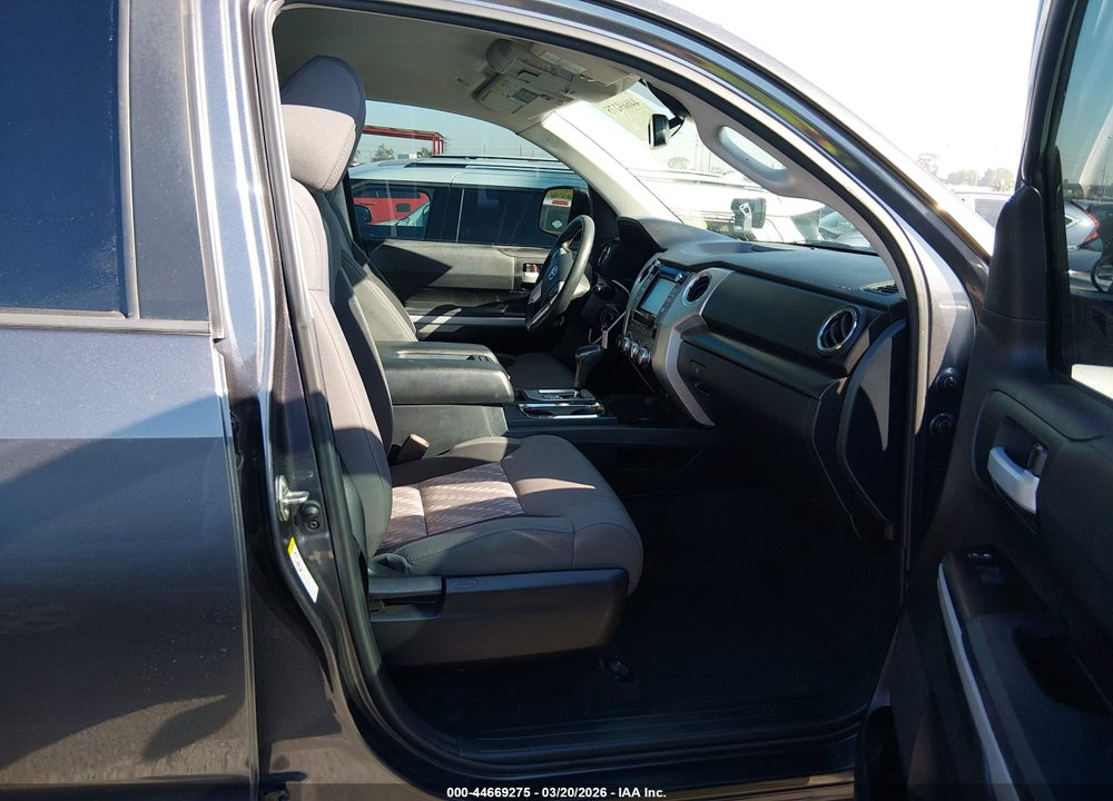 2019 TOYOTA TUNDRA SR5 5.7L V8 VIN: 5TFDY5F19KX851585