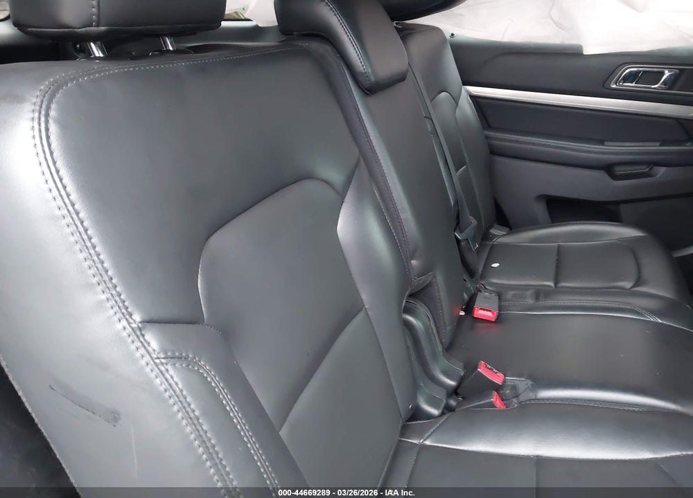 2019 FORD EXPLORER XLT VIN: 1FM5K8D8XKGA02181