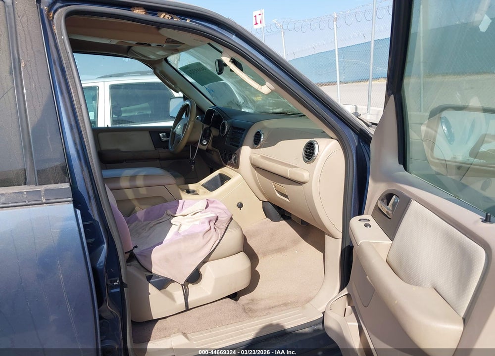 2004 FORD EXPEDITION XLT VIN: 1FMFU15L84LA79571