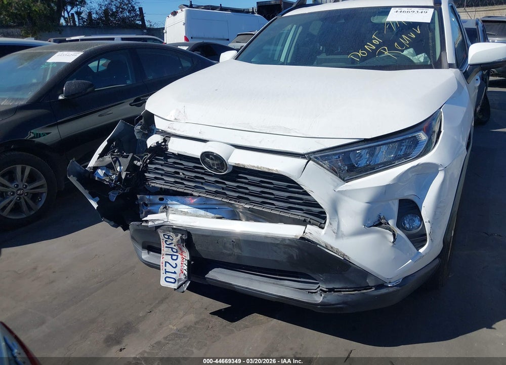 2020 TOYOTA RAV4 XLE VIN: 2T3W1RFV6LW101915
