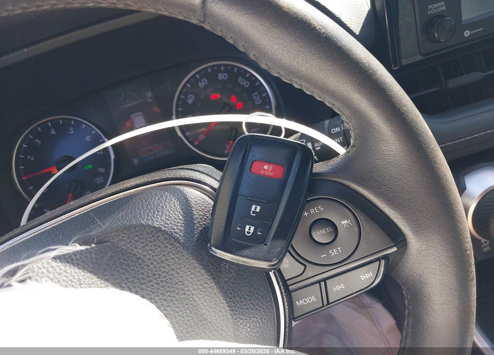 2020 TOYOTA RAV4 XLE VIN: 2T3W1RFV6LW101915