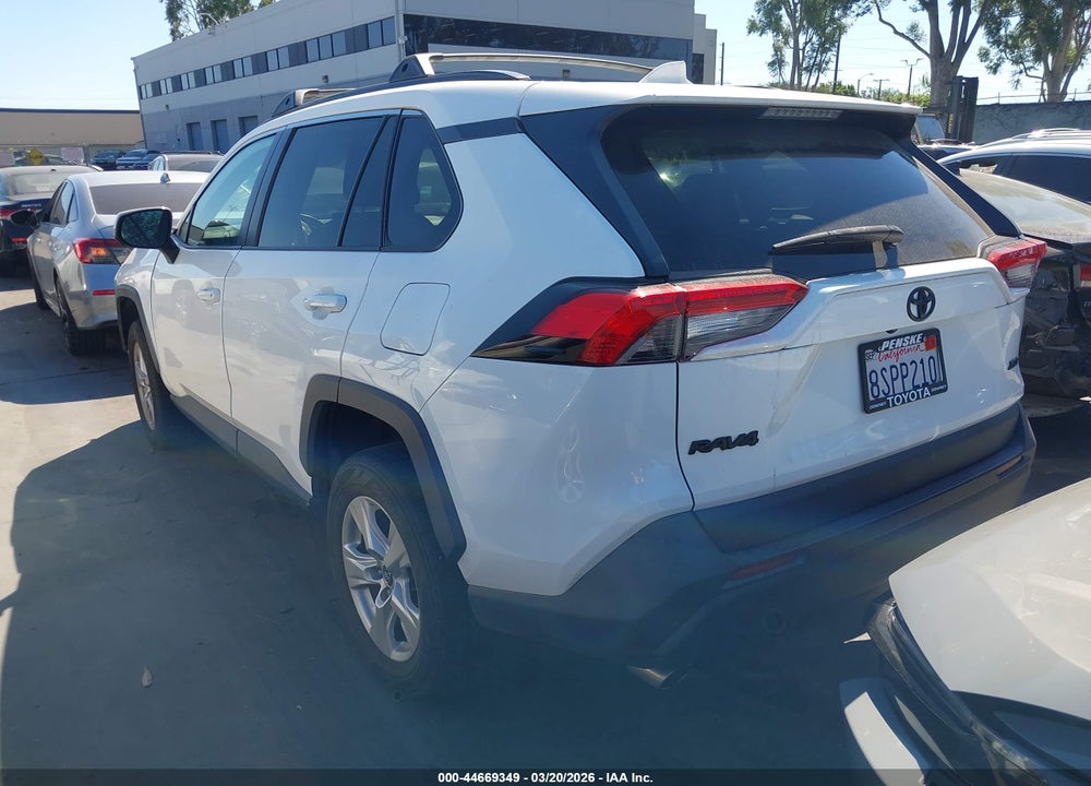 2020 TOYOTA RAV4 XLE VIN: 2T3W1RFV6LW101915