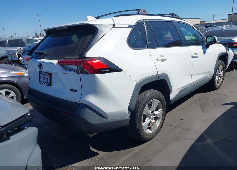 2020 TOYOTA RAV4 XLE VIN: 2T3W1RFV6LW101915