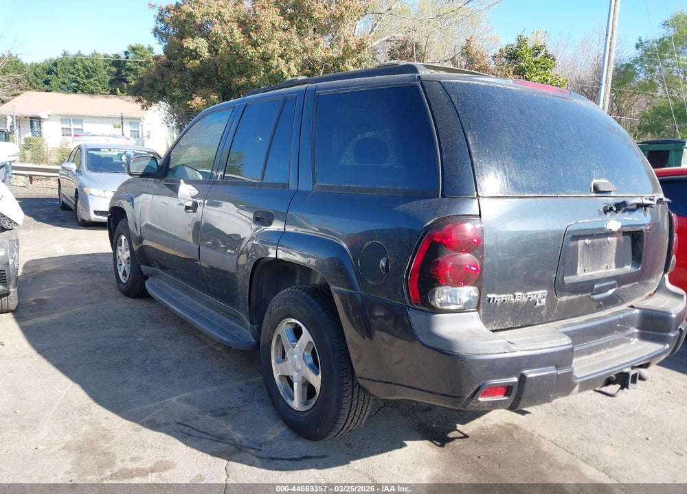2005 CHEVROLET TRAILBLAZER LS VIN: 1GNDS13S052302292