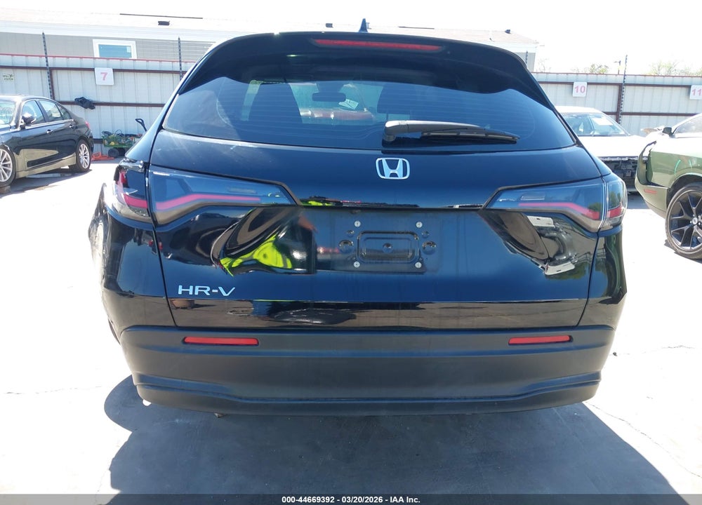 2023 HONDA HR-V 2WD LX VIN: 3CZRZ1H39PM739337
