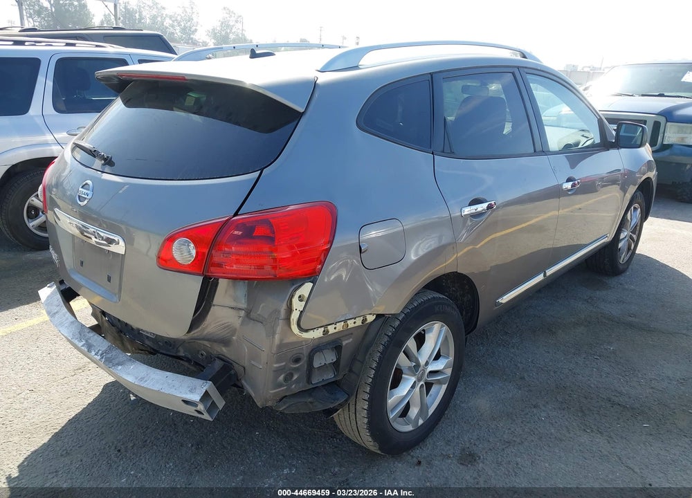 2015 NISSAN ROGUE SELECT S VIN: JN8AS5MT2FW155109