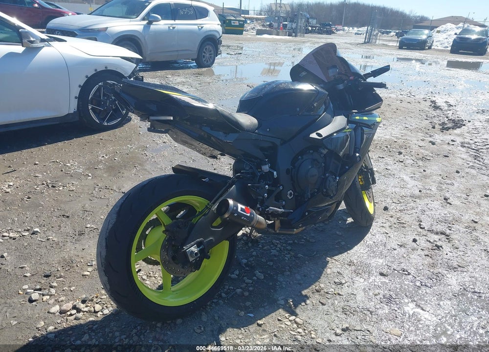 2018 YAMAHA YZFR1S VIN: JYARN42E4JA001460