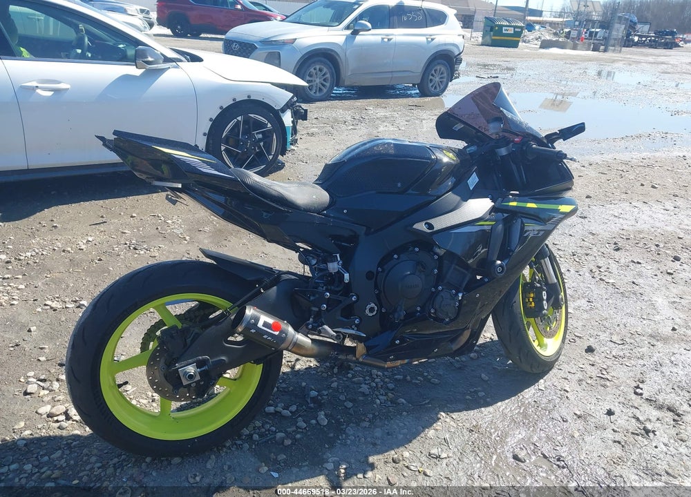 2018 YAMAHA YZFR1S VIN: JYARN42E4JA001460