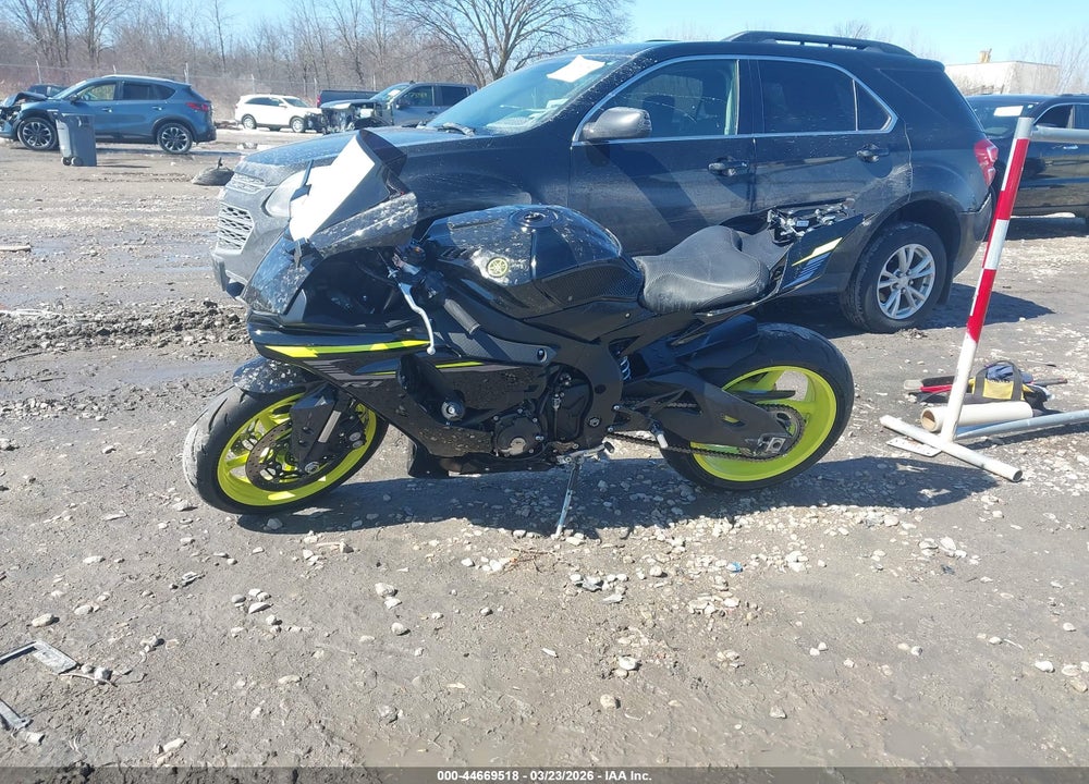 2018 YAMAHA YZFR1S VIN: JYARN42E4JA001460