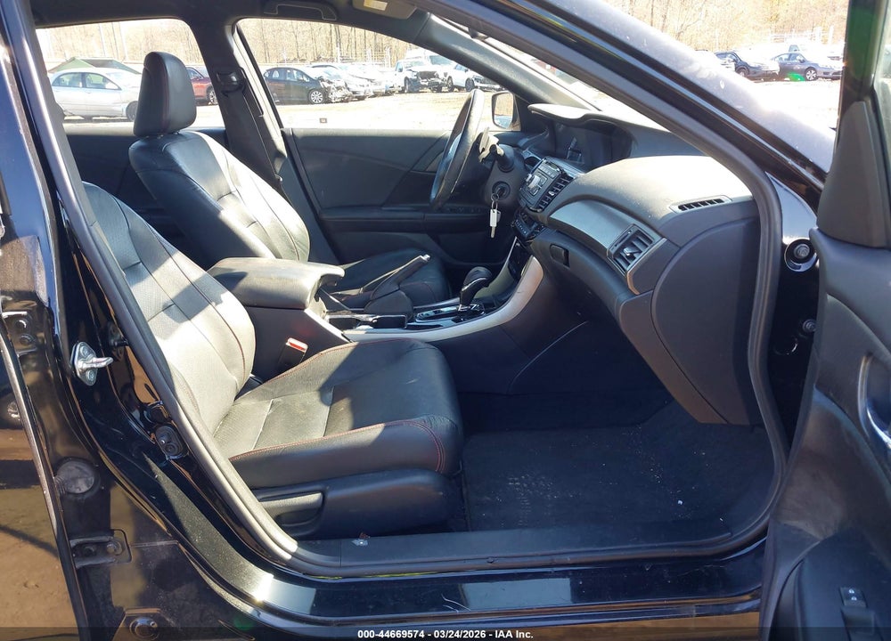 2017 HONDA ACCORD SPORT SE VIN: 1HGCR2F18HA056239