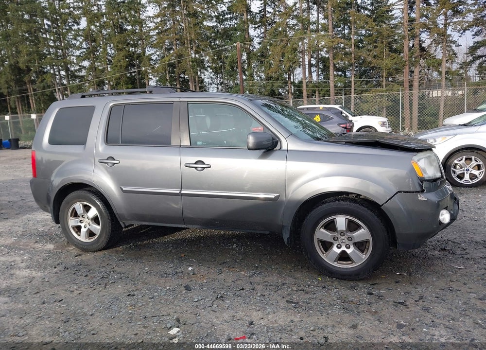 2011 HONDA PILOT EX-L VIN: 5FNYF4H61BB016116