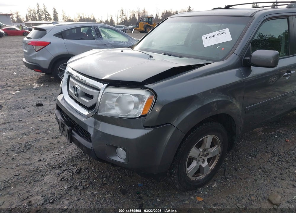 2011 HONDA PILOT EX-L VIN: 5FNYF4H61BB016116