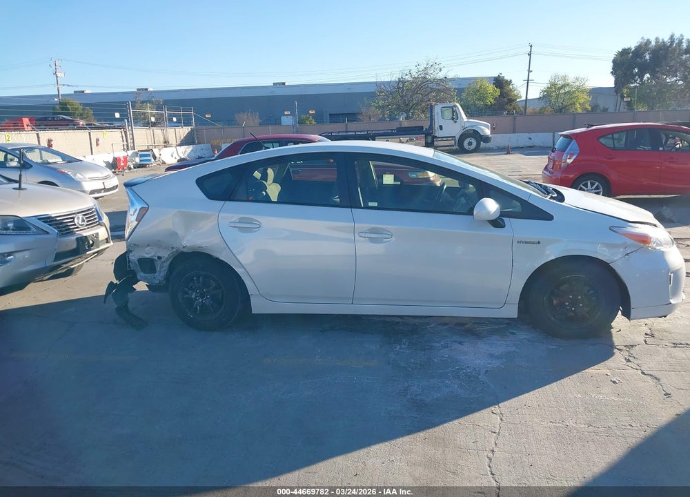 2015 TOYOTA PRIUS TWO VIN: JTDKN3DU9F2002349