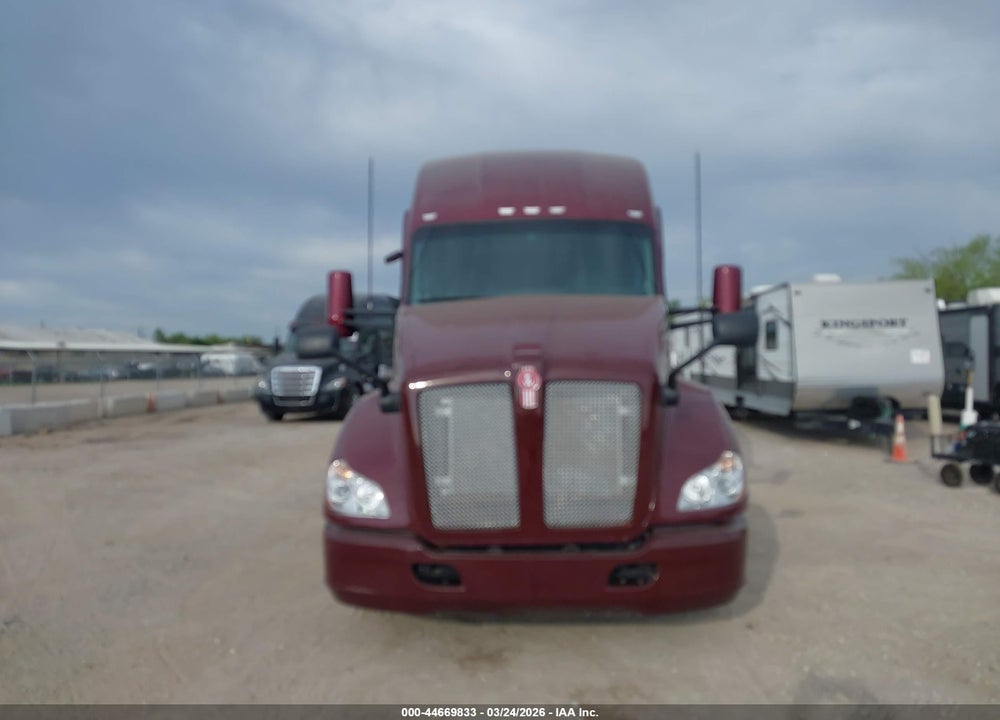 2021 KENWORTH T680 VIN: 1XKYDP9X1MJ436604