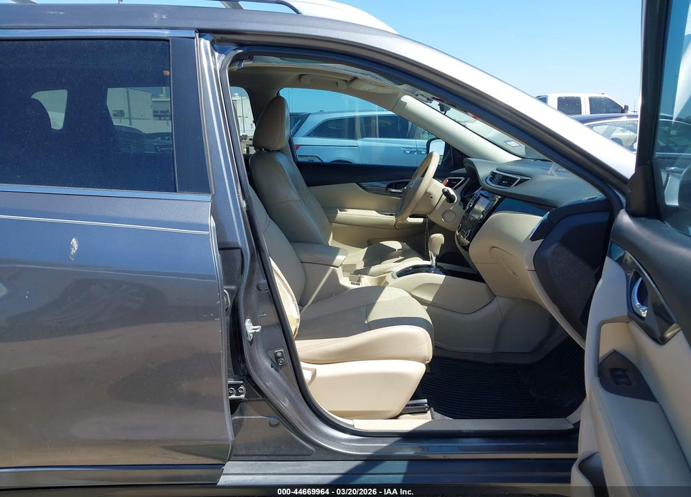 2015 NISSAN ROGUE SL VIN: 5N1AT2MT7FC771148