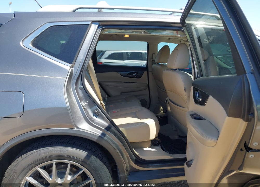 2015 NISSAN ROGUE SL VIN: 5N1AT2MT7FC771148