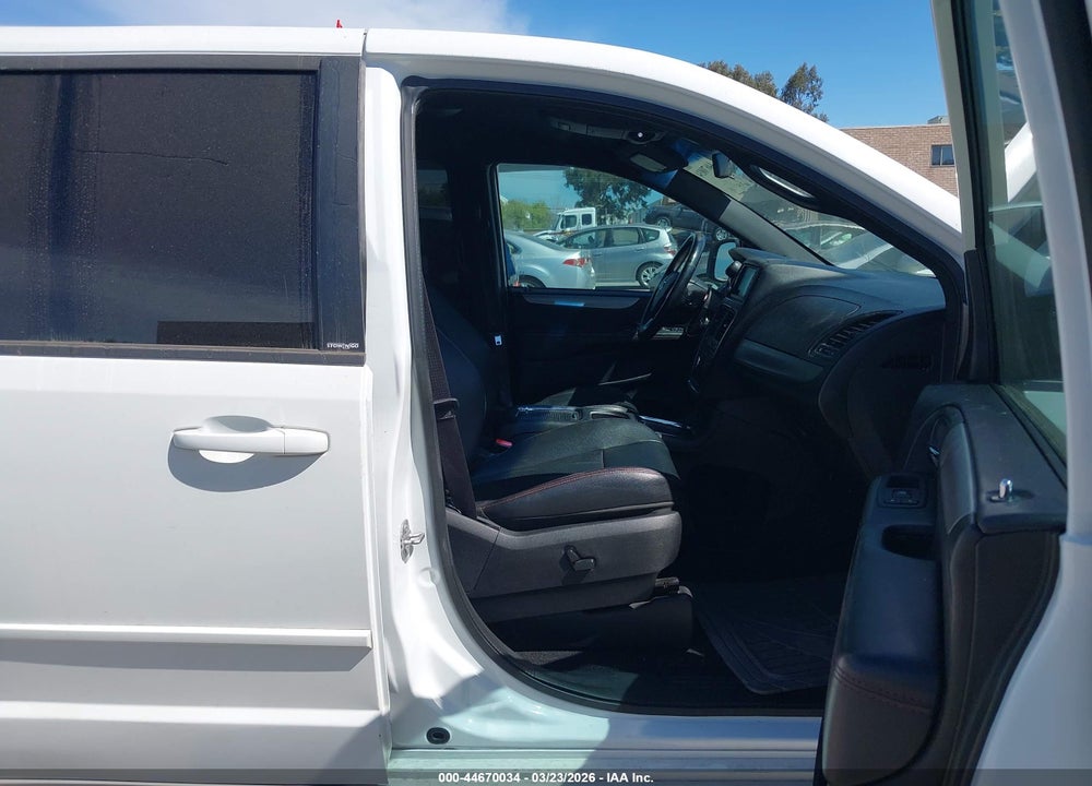 2014 DODGE GRAND CARAVAN R/T VIN: 2C4RDGEG8ER278071