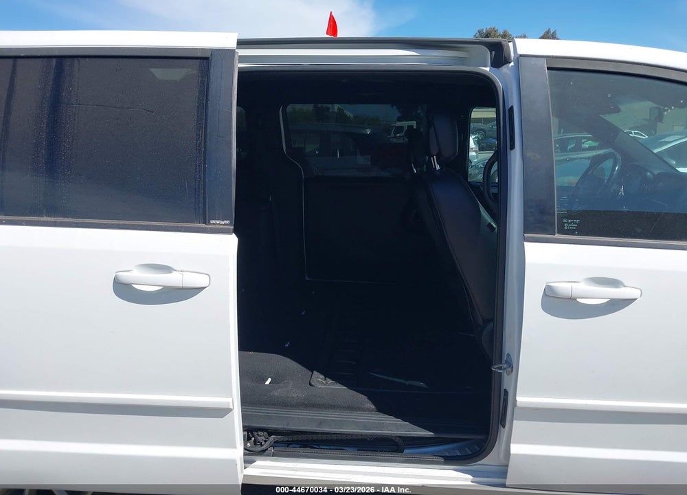 2014 DODGE GRAND CARAVAN R/T VIN: 2C4RDGEG8ER278071