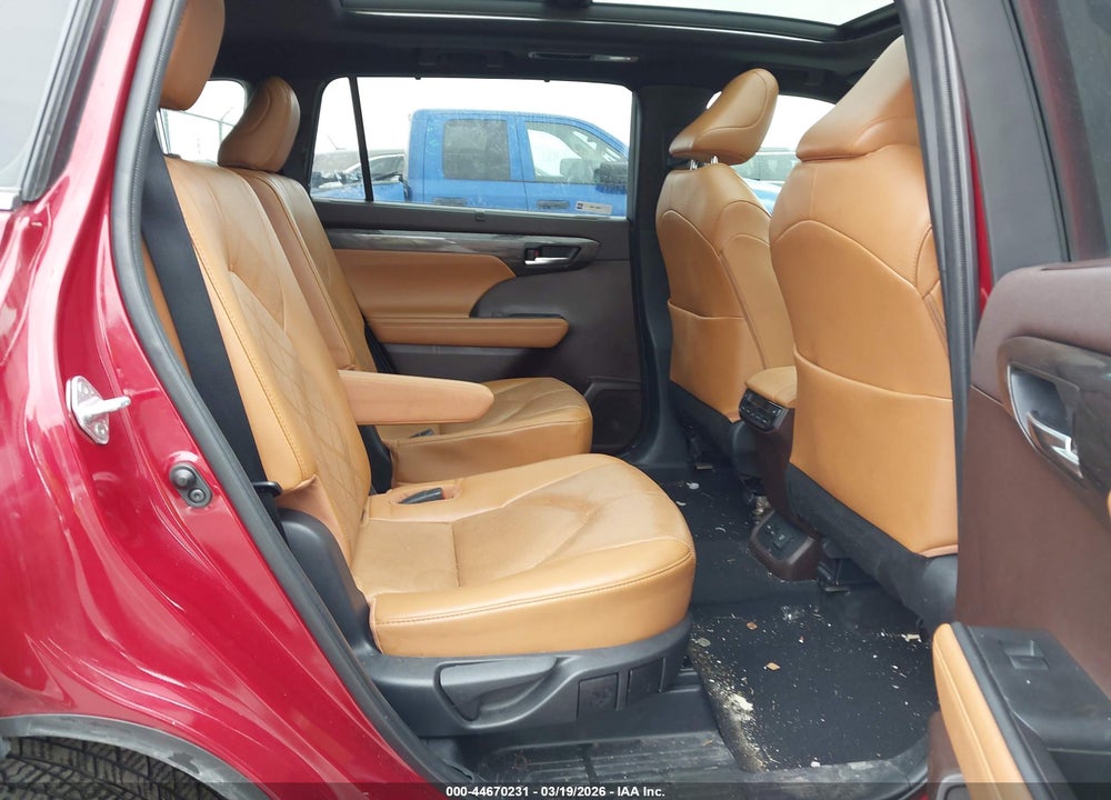 2022 TOYOTA HIGHLANDER PLATINUM VIN: 5TDFZRBHXNS188280