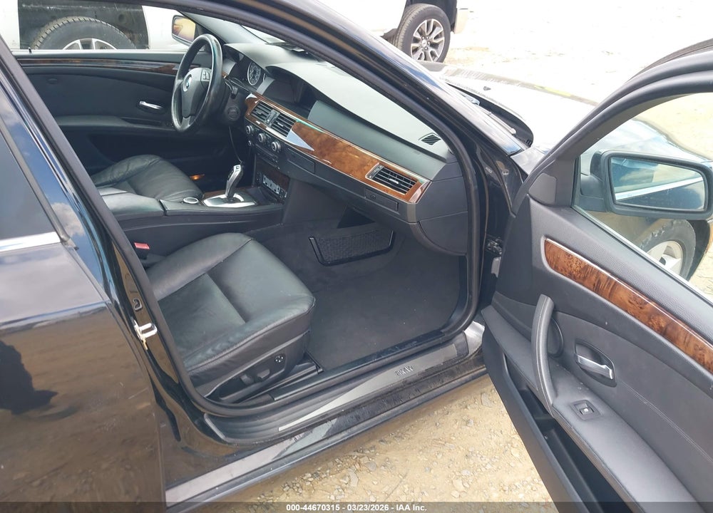 2008 BMW 528I VIN: WBANU53508C111153