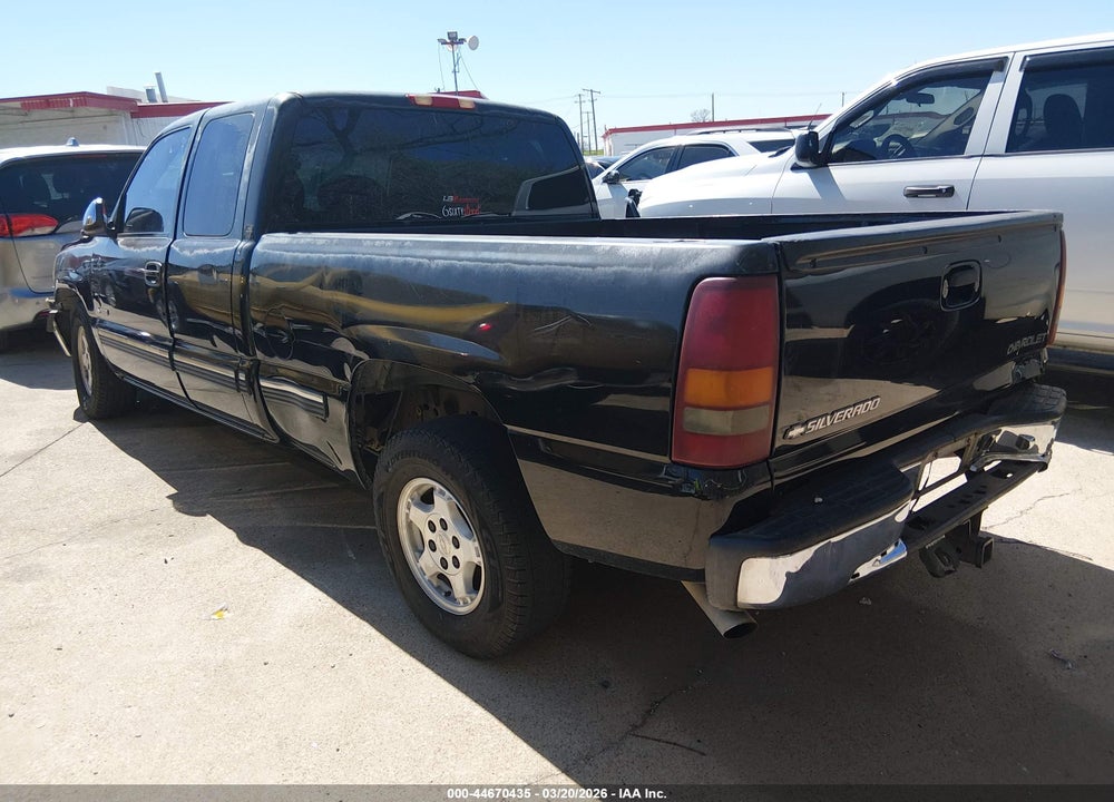 2001 CHEVROLET SILVERADO 1500 LS VIN: 2GCEC19V711107456