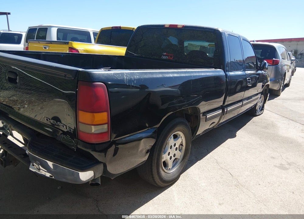 2001 CHEVROLET SILVERADO 1500 LS VIN: 2GCEC19V711107456