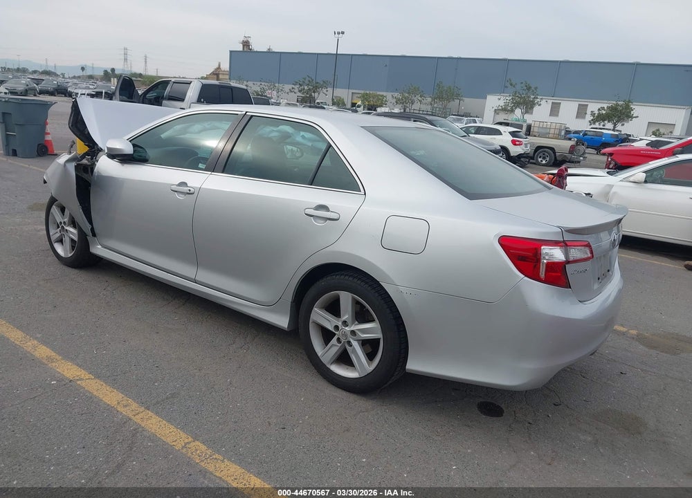 2014 TOYOTA CAMRY SE VIN: 4T1BF1FK5EU318049