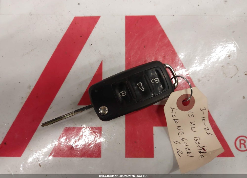2015 VOLKSWAGEN BEETLE 1.8T VIN: 3VW507AT4FM800374
