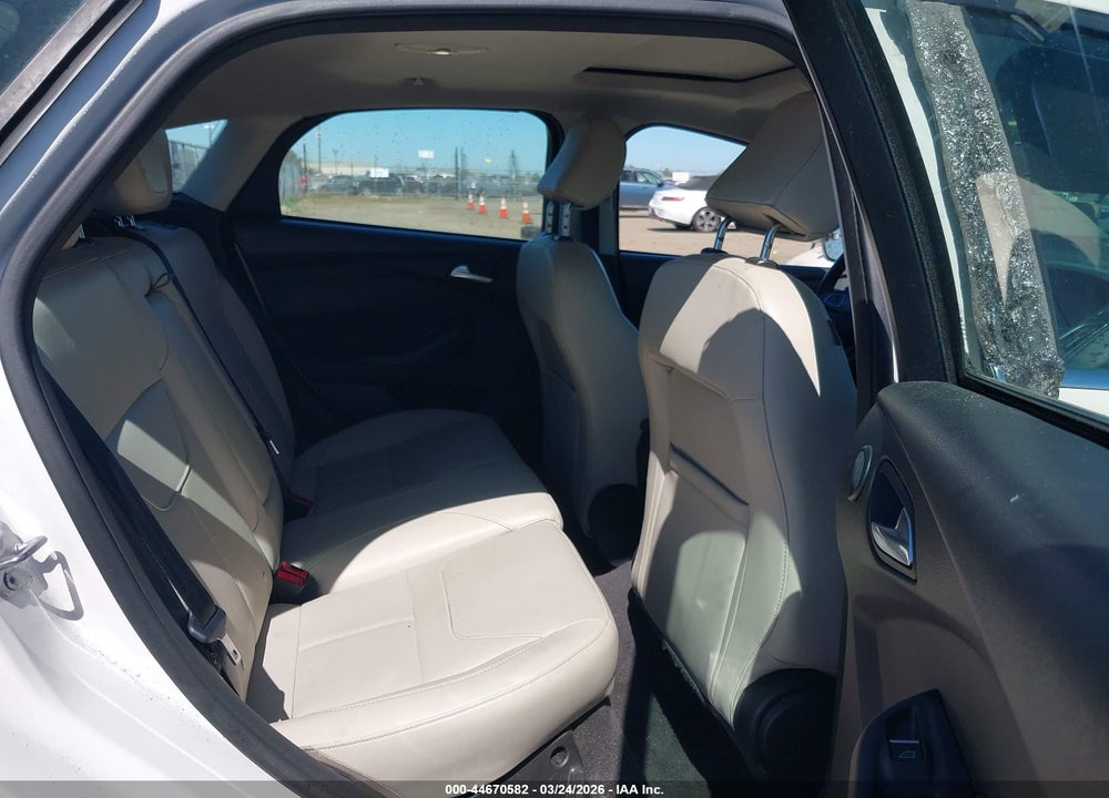 2018 FORD FOCUS TITANIUM VIN: 1FADP3N21JL244867