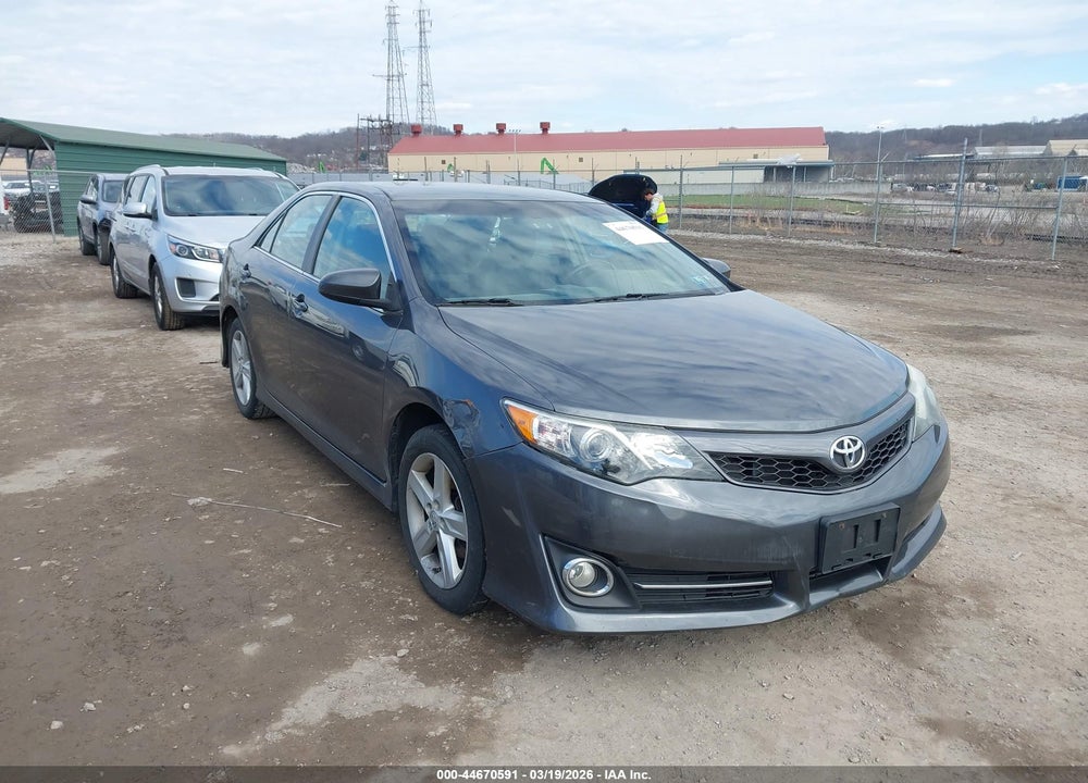 2013 TOYOTA CAMRY SE VIN: 4T1BF1FK0DU224496
