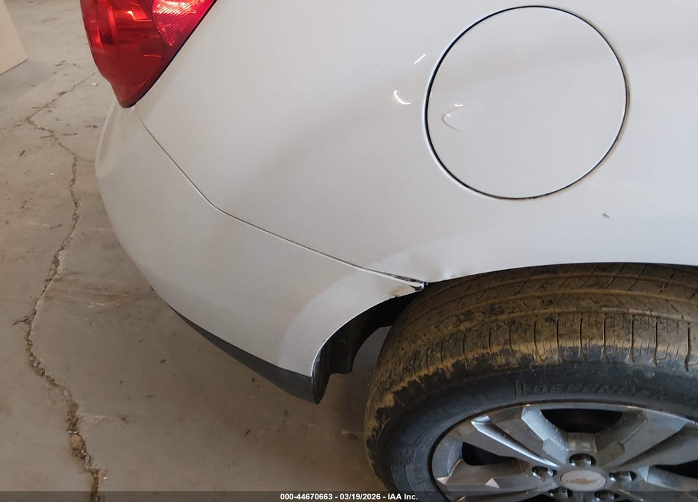 2014 CHEVROLET EQUINOX LS VIN: 1GNALAEK2EZ131808
