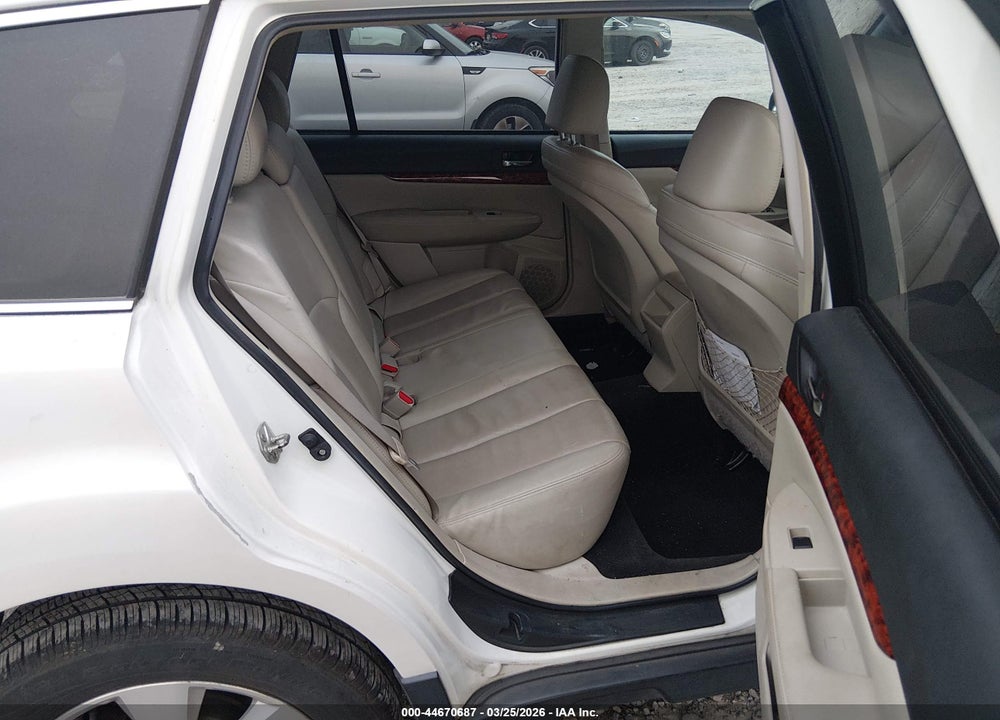 2011 SUBARU OUTBACK 3.6R LIMITED VIN: 4S4BRDLC2B2347442