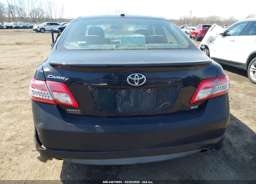2011 TOYOTA CAMRY SE VIN: 4T1BF3EK8BU676321