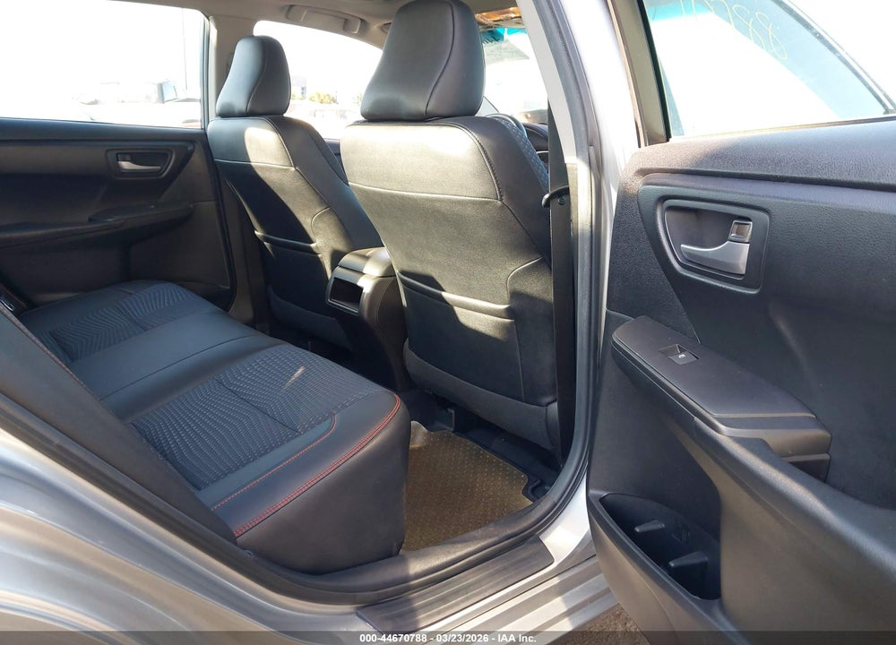 2015 TOYOTA CAMRY SE VIN: 4T1BF1FK3FU004224