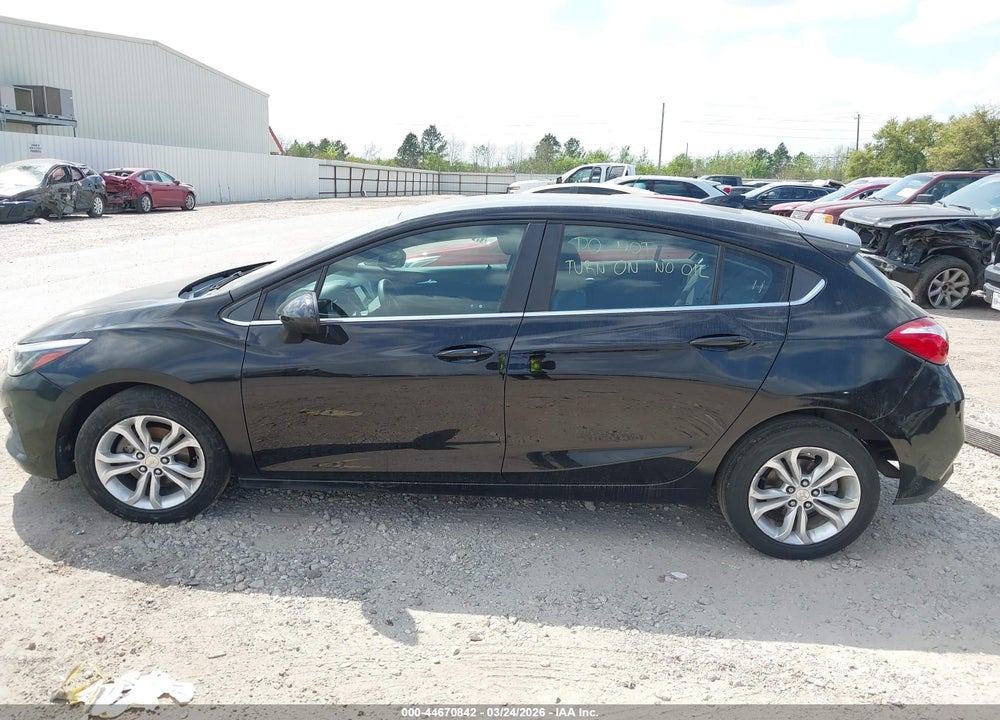2019 CHEVROLET CRUZE LT VIN: 3G1BE6SM3KS585674