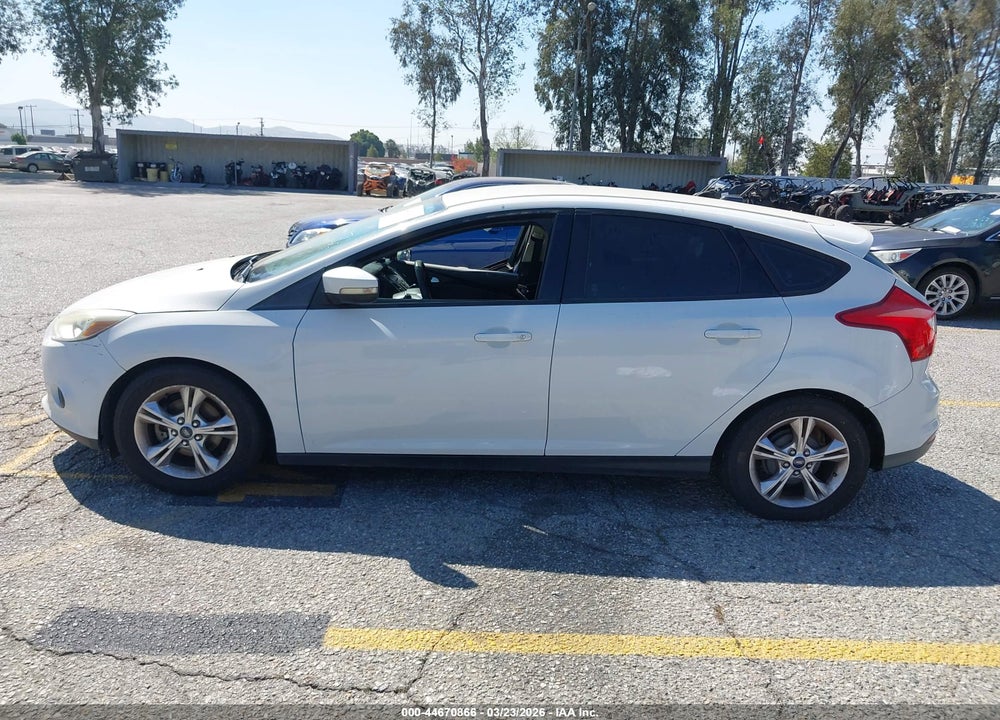 2014 FORD FOCUS SE VIN: 1FADP3K27EL255785