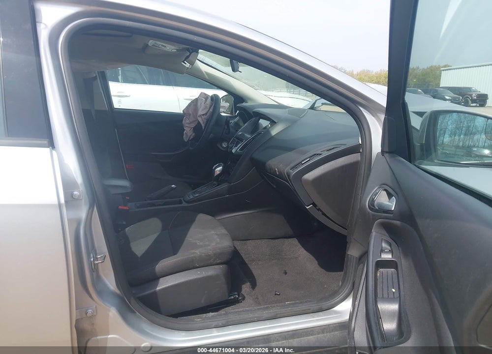 2017 FORD FOCUS SEL VIN: 1FADP3H29HL317635