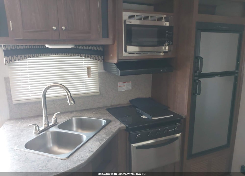 2018 HEARTLAND TRAIL RUNNER 30USBH VIN: 5SFEB3321JE363519
