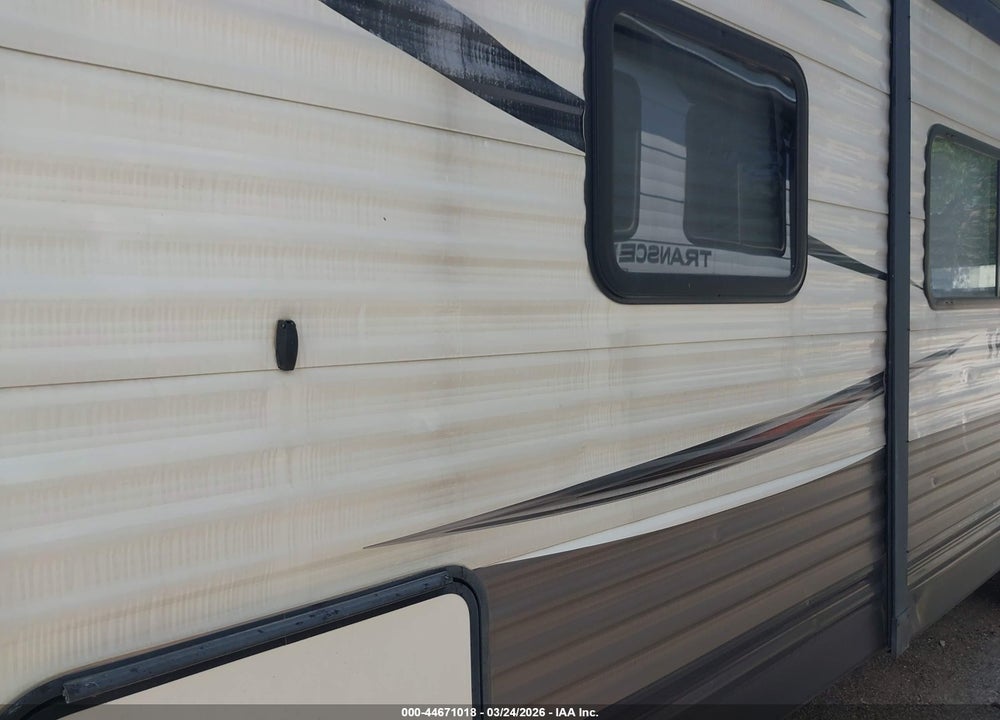 2018 HEARTLAND TRAIL RUNNER 30USBH VIN: 5SFEB3321JE363519