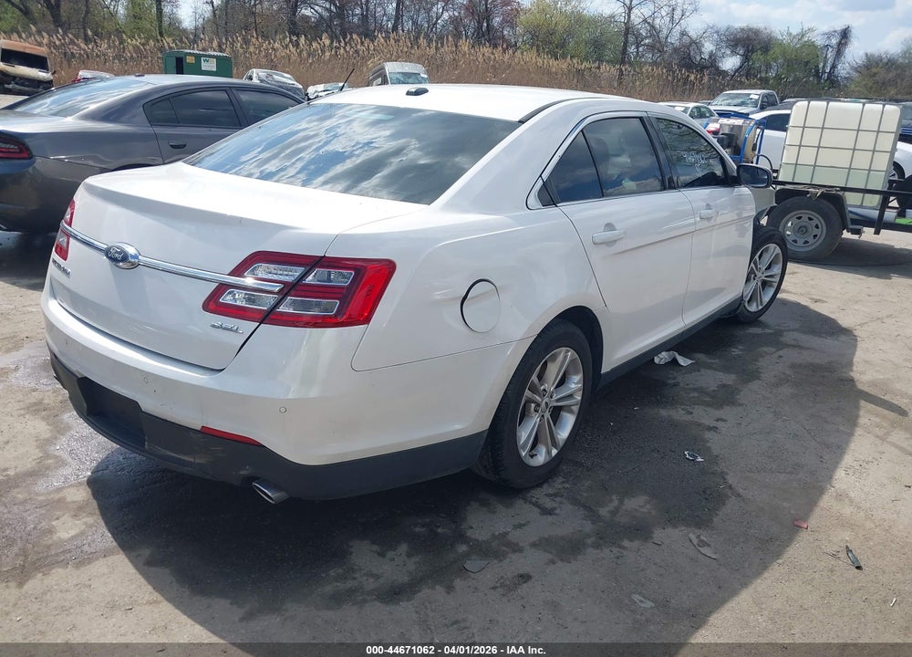 2018 FORD TAURUS SEL VIN: 1FAHP2E8XJG105023