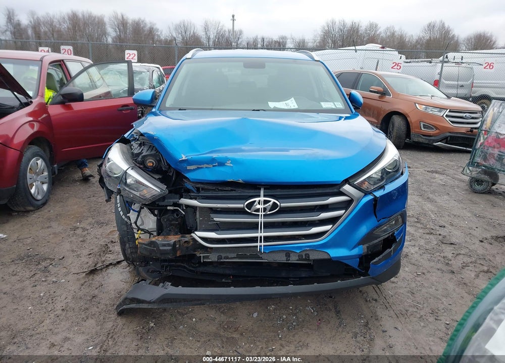 2017 HYUNDAI TUCSON SE VIN: KM8J3CA4XHU290150