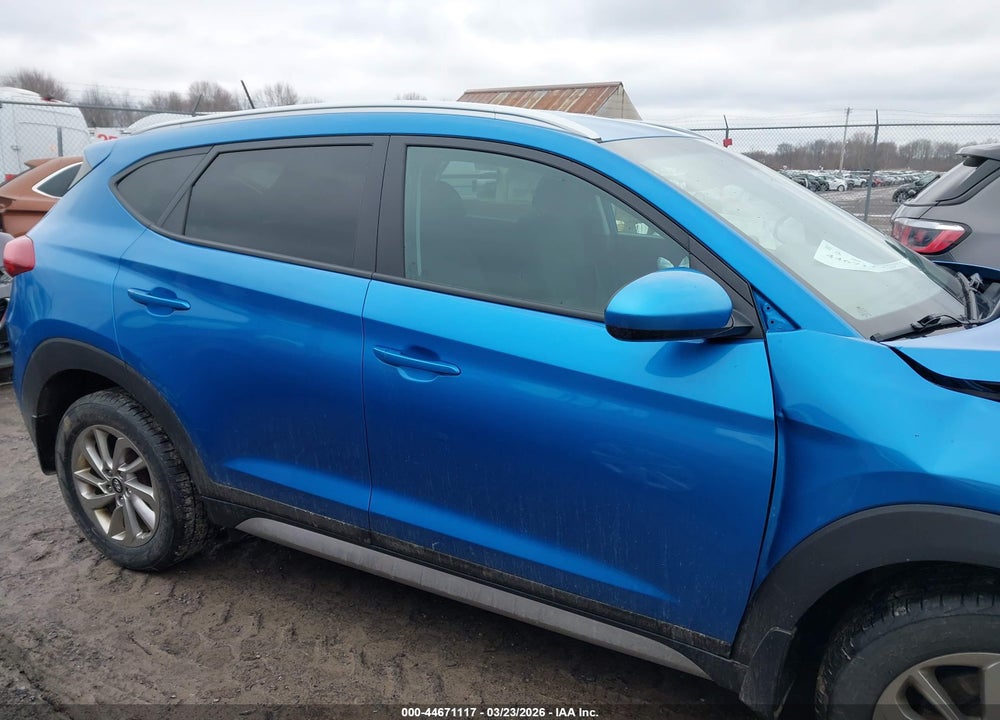 2017 HYUNDAI TUCSON SE VIN: KM8J3CA4XHU290150