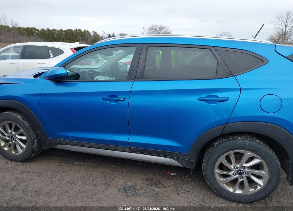 2017 HYUNDAI TUCSON SE VIN: KM8J3CA4XHU290150